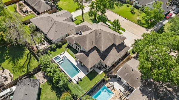 $1,295,000 | 10214 Barwood Drive, Houston, TX 77043
