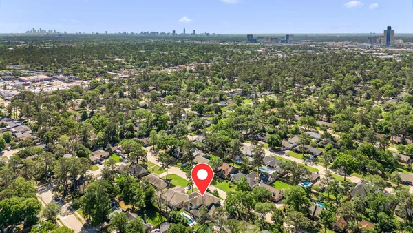 $1,295,000 | 10214 Barwood Drive, Houston, TX 77043
