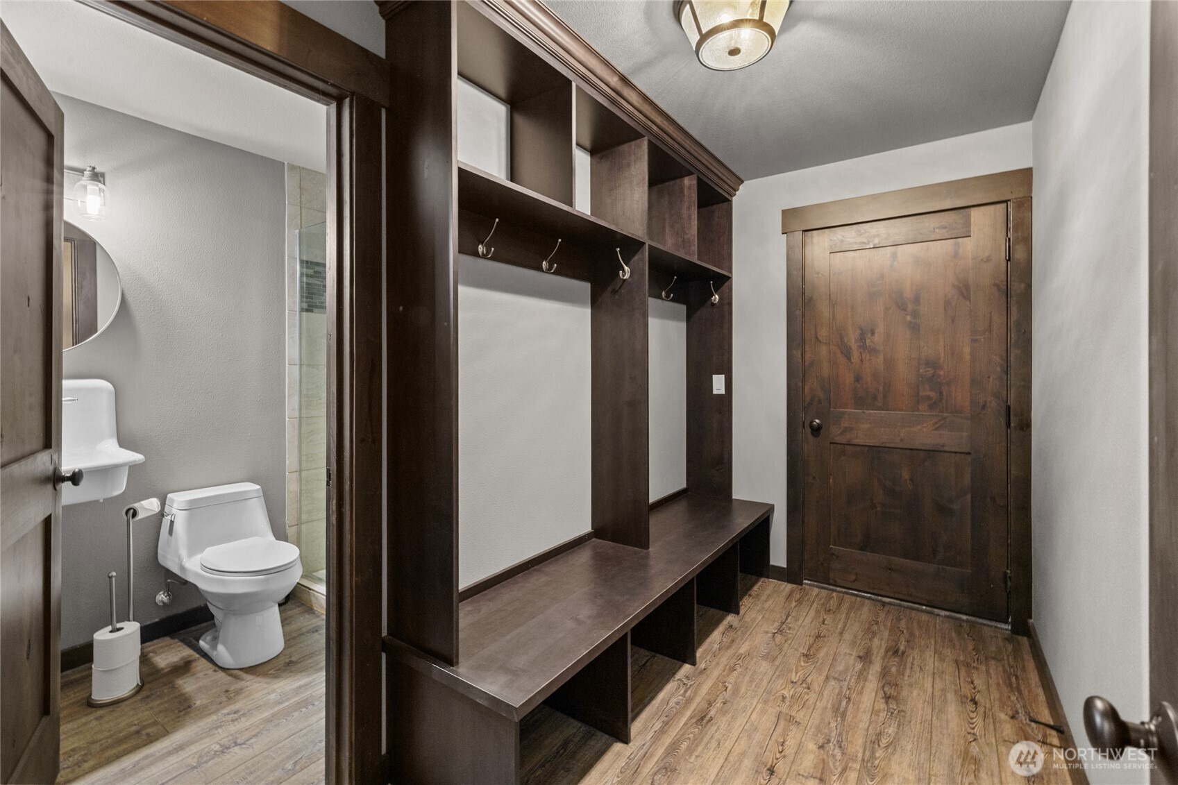 1481 Morgan Creek Road Ronald, WA 98940 - Photo 22 of 40 a bathroom with a sink a toilet and shower