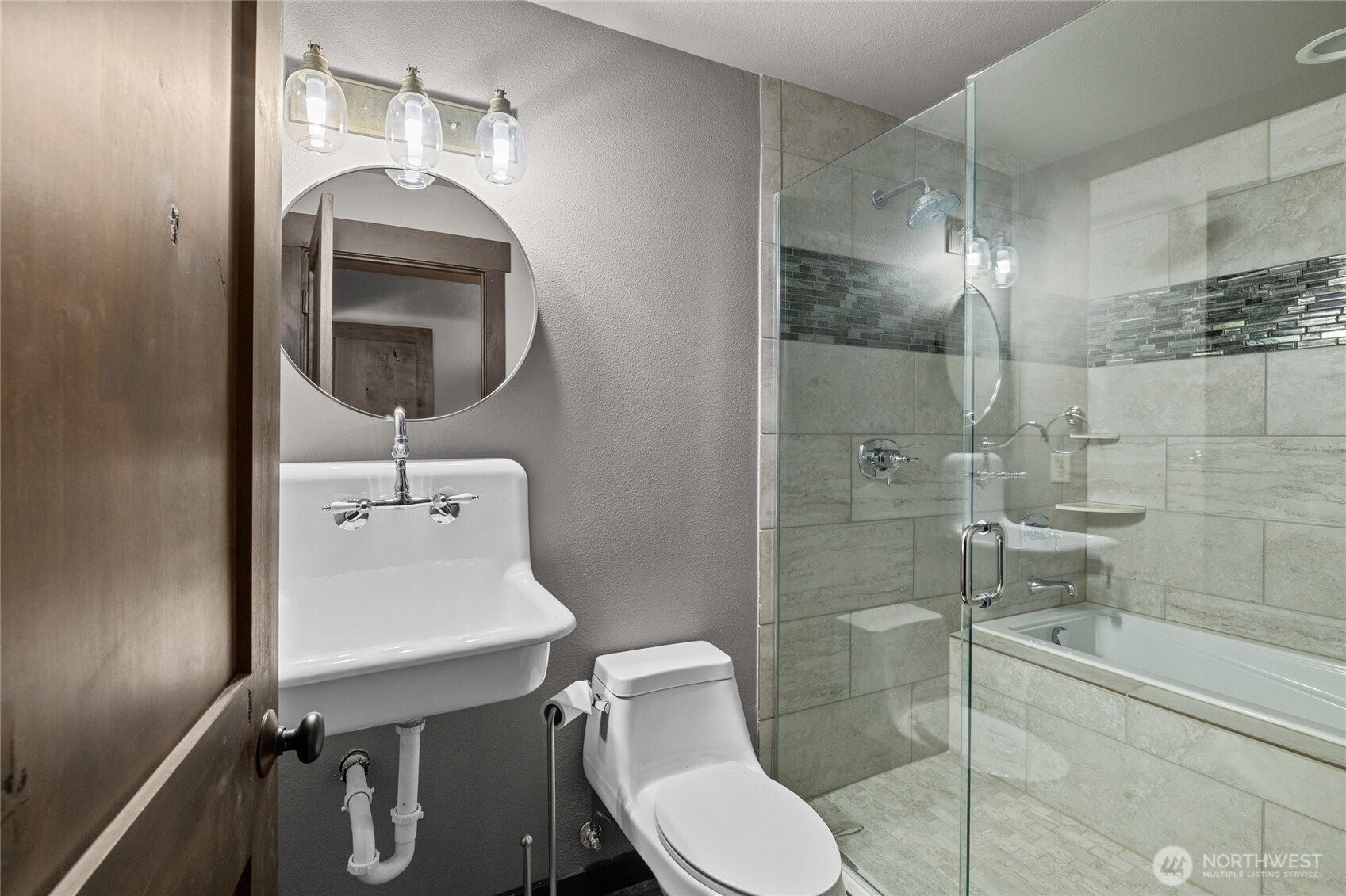1481 Morgan Creek Road Ronald, WA 98940 - Photo 28 of 40 a bathroom with a toilet sink and shower