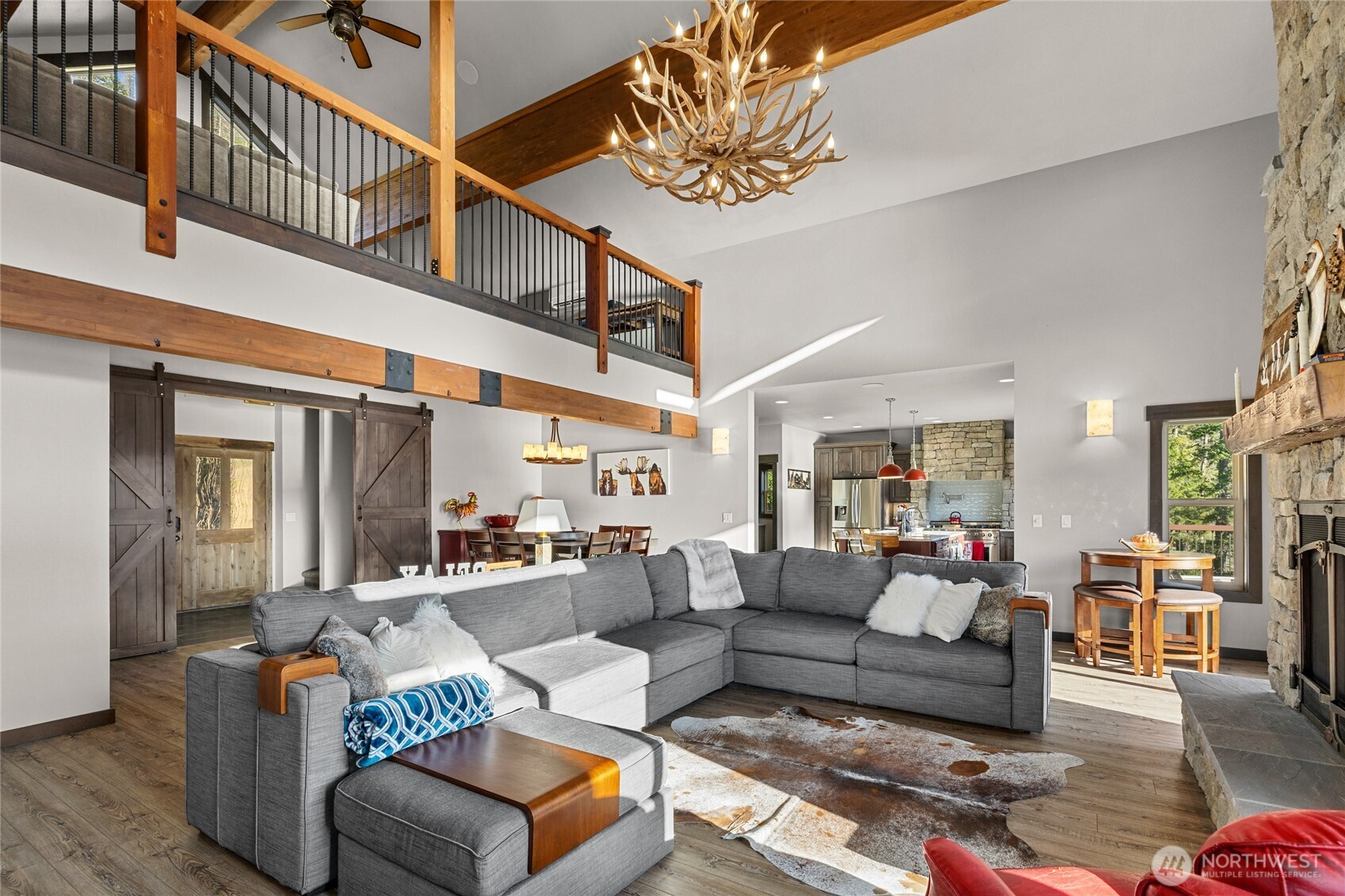 1481 Morgan Creek Road Ronald, WA 98940 - Photo 5 of 40 a living room with furniture and a ceiling fan