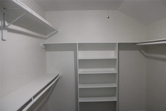 $2,500 | 2118 Laurel Oaks Drive, Houston, TX 77014