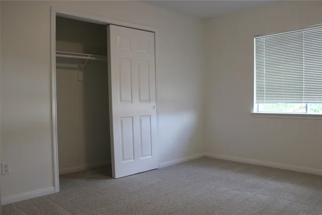 $2,500 | 2118 Laurel Oaks Drive, Houston, TX 77014