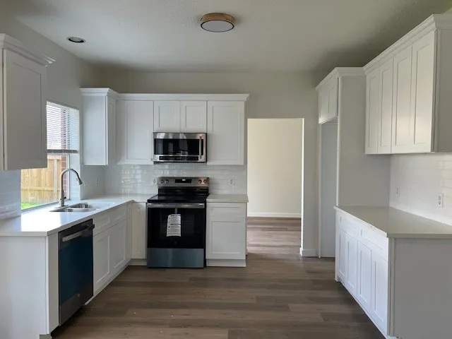 $2,500 | 2118 Laurel Oaks Drive, Houston, TX 77014