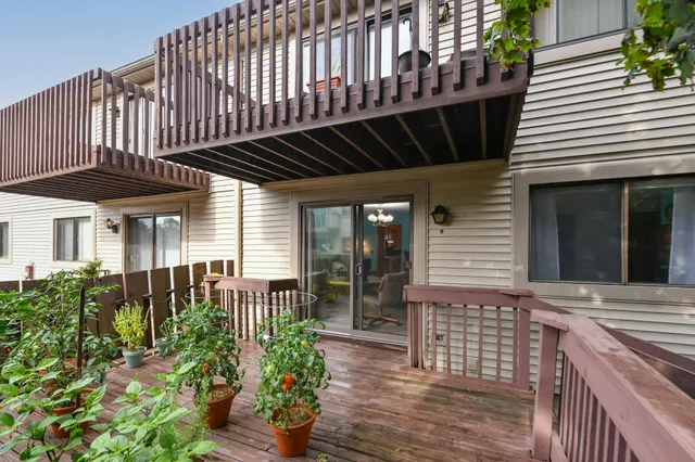 $174,500 | 5702 Cambridge Lane, Unit 6, Mount Pleasant, WI 53406