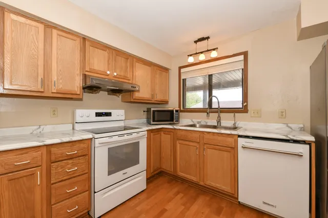 $174,500 | 5702 Cambridge Lane, Unit 6, Mount Pleasant, WI 53406