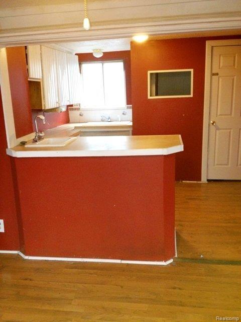 302 Roe Street Plymouth, MI 48170 - Photo 6 of 9 Kitchen.JPG
