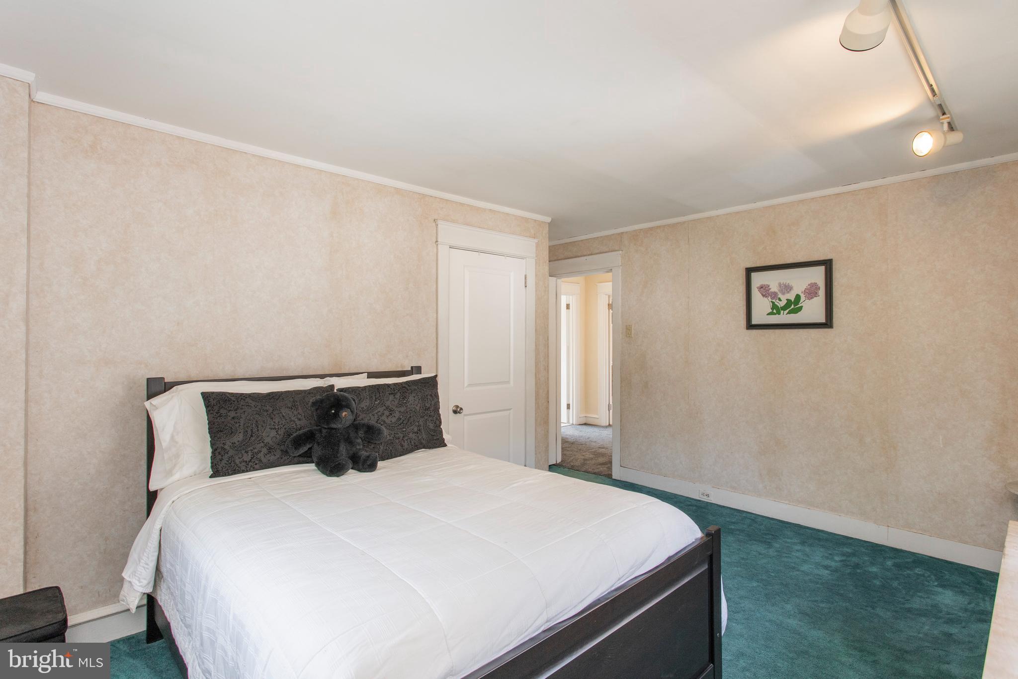 7212 Wayne Avenue Upper Darby, PA 19082 - Photo 12 of 20