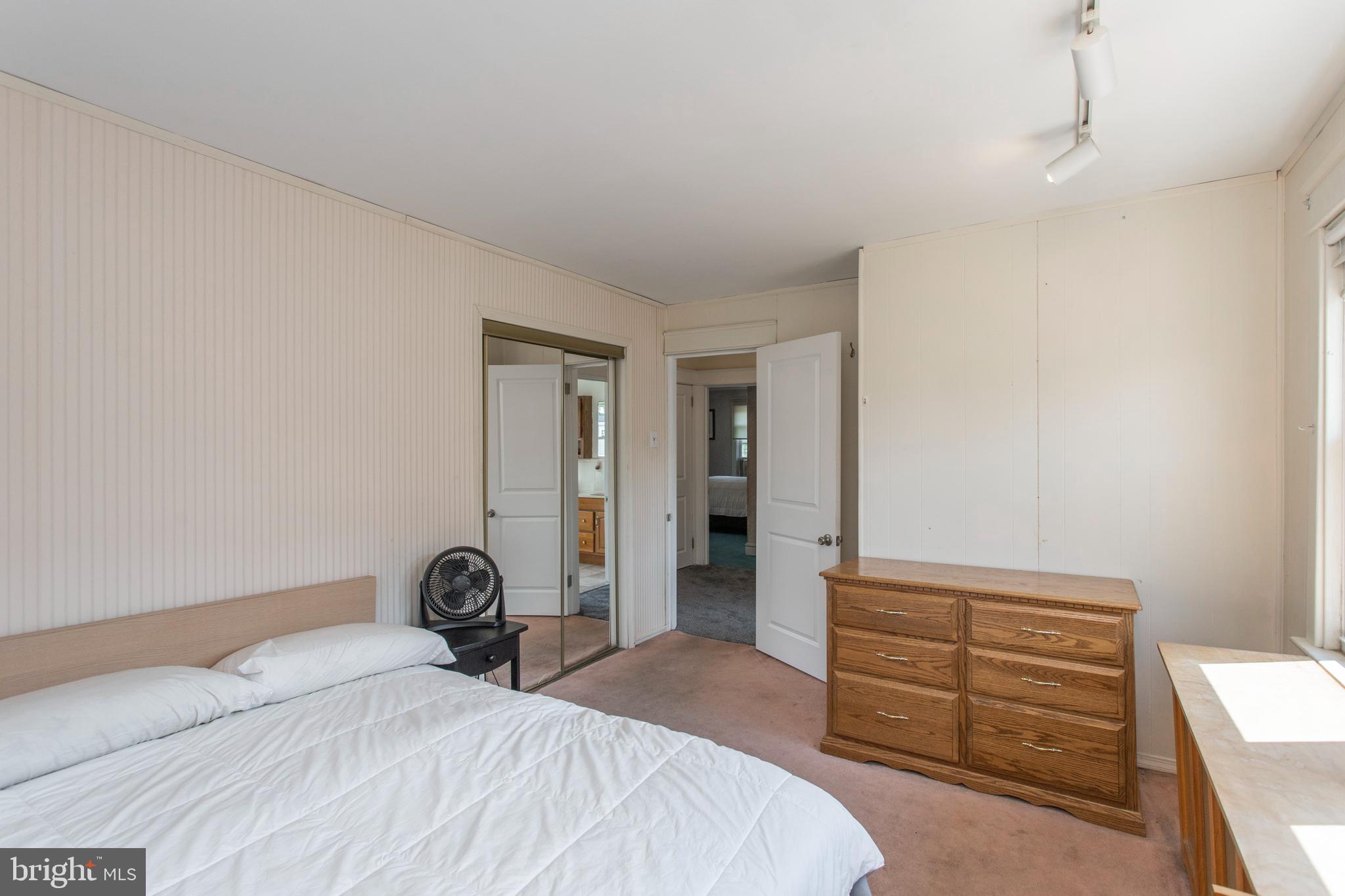 7212 Wayne Avenue Upper Darby, PA 19082 - Photo 14 of 20