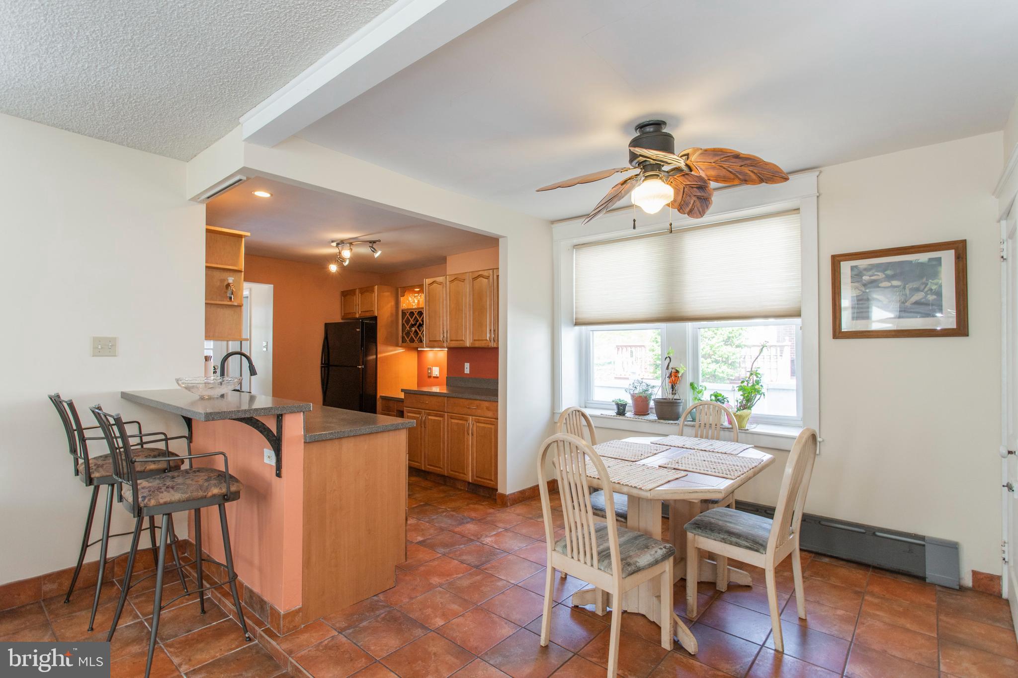 7212 Wayne Avenue Upper Darby, PA 19082 - Photo 4 of 20 Eat-in kitchen and bar height counter