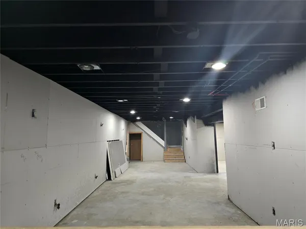 $169,900 | 3655 Seville Drive, Florissant, MO 63033