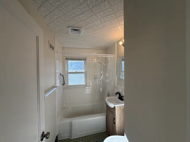 $2,500 | 32 Glenellen Road, Unit 2, Boston, MA 02132