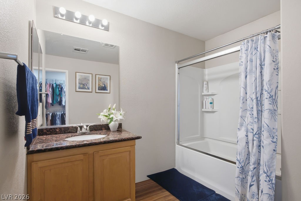 3409 Edinboro Ridge Avenue North Las Vegas, NV 89081 - Photo 29 of 51 Primary bath-sink area & tub/shower combo.
