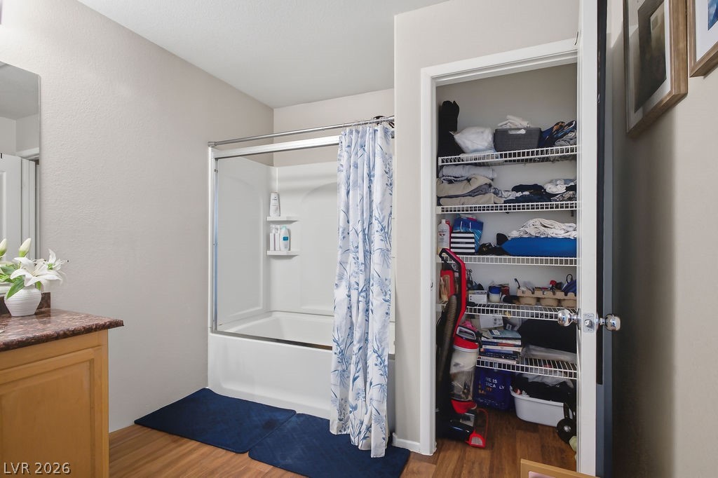 3409 Edinboro Ridge Avenue North Las Vegas, NV 89081 - Photo 30 of 51 Primary bath also features a linen closet