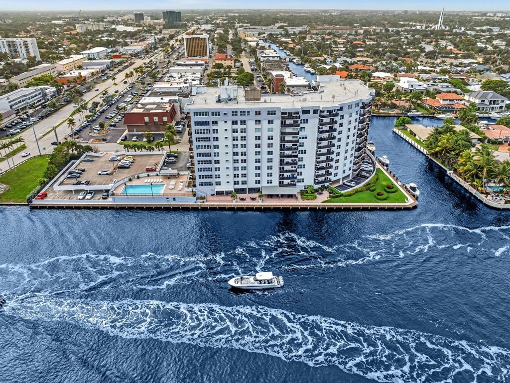 5100 Dupont Boulevard, Unit 8G Fort Lauderdale, FL 33308 - Photo 59 of 65 an aerial view of residential houses with outdoor space