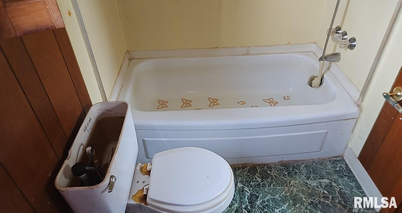 2130 Rains Street Murphysboro, IL 62966 - Photo 14 of 18 a bathroom with a sink and a toilet