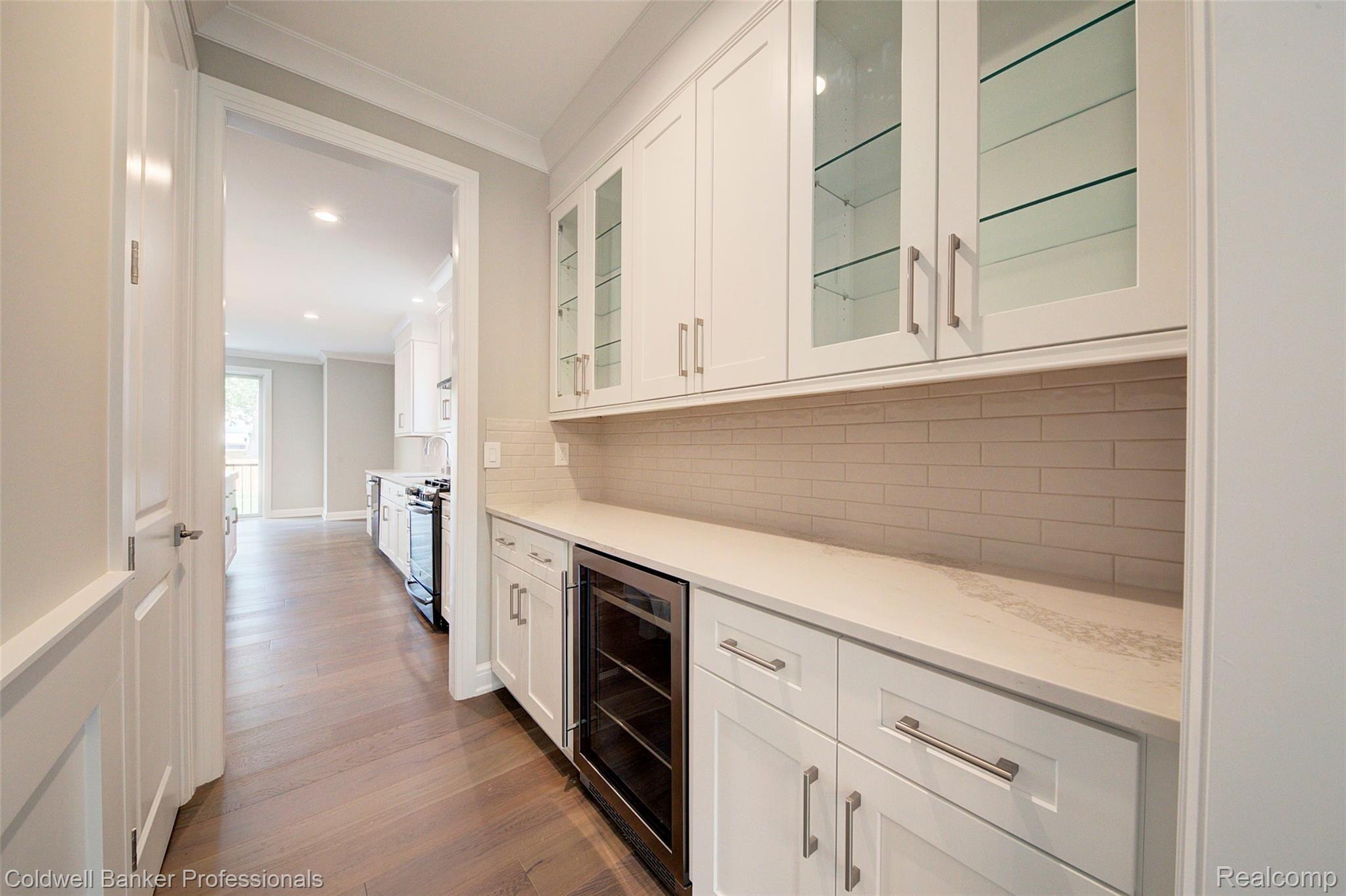 2413 Manchester Road Birmingham, MI 48009 - Photo 41 of 84 4H8A7238_39_40.jpg
