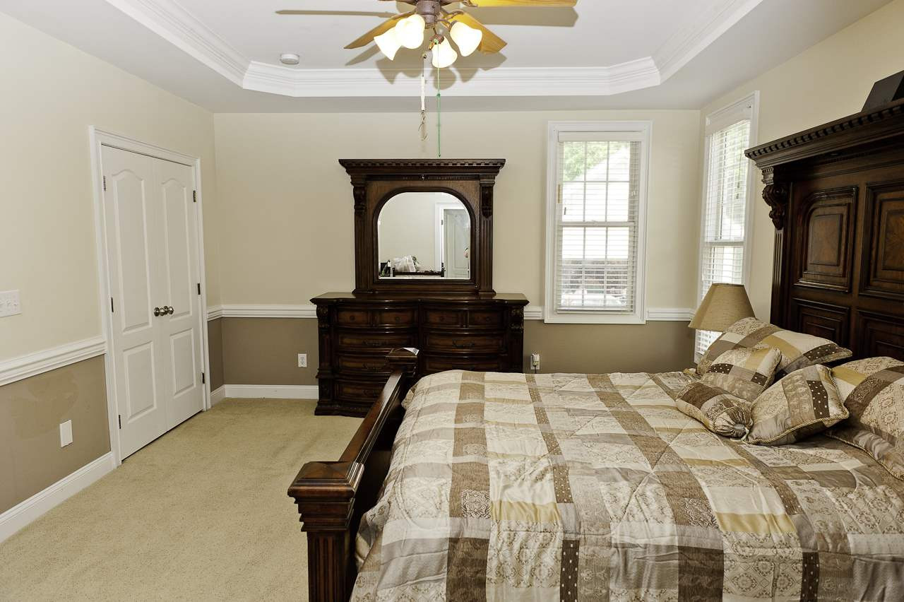 113 Fort Jackson Road Morrisville, NC 27560 - Photo 10 of 25 1ST FLOOR MASTER BED ROOM