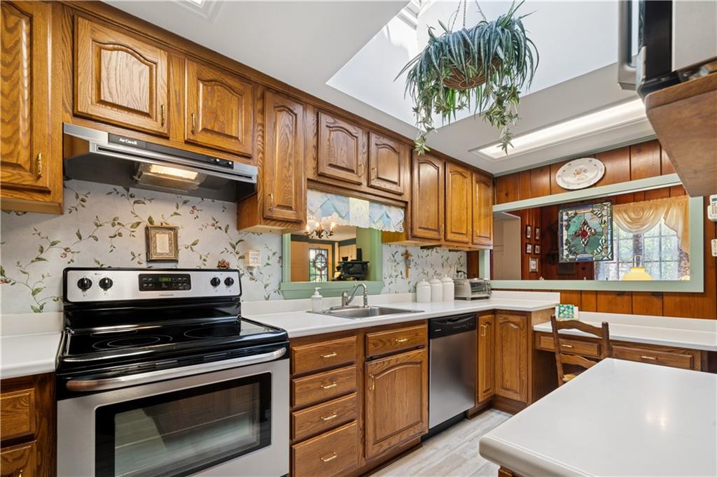 1015 Middletown Road New Stanton, PA 15672 - Photo 11 of 41 Kitchen