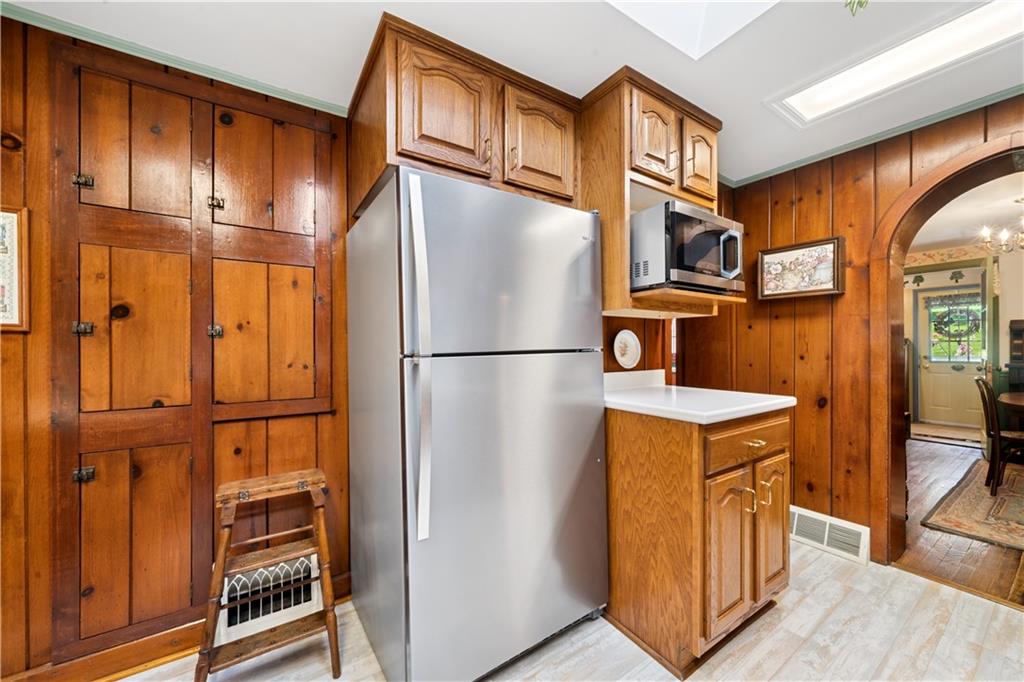 1015 Middletown Road New Stanton, PA 15672 - Photo 12 of 41 Kitchen