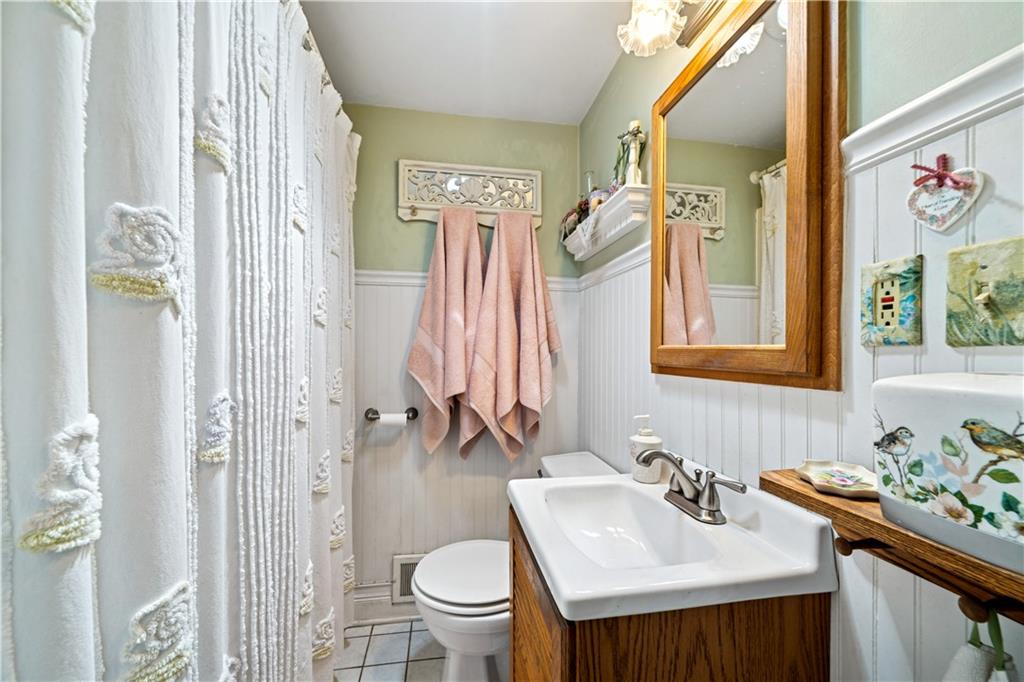 1015 Middletown Road New Stanton, PA 15672 - Photo 18 of 41 First Floor Bath