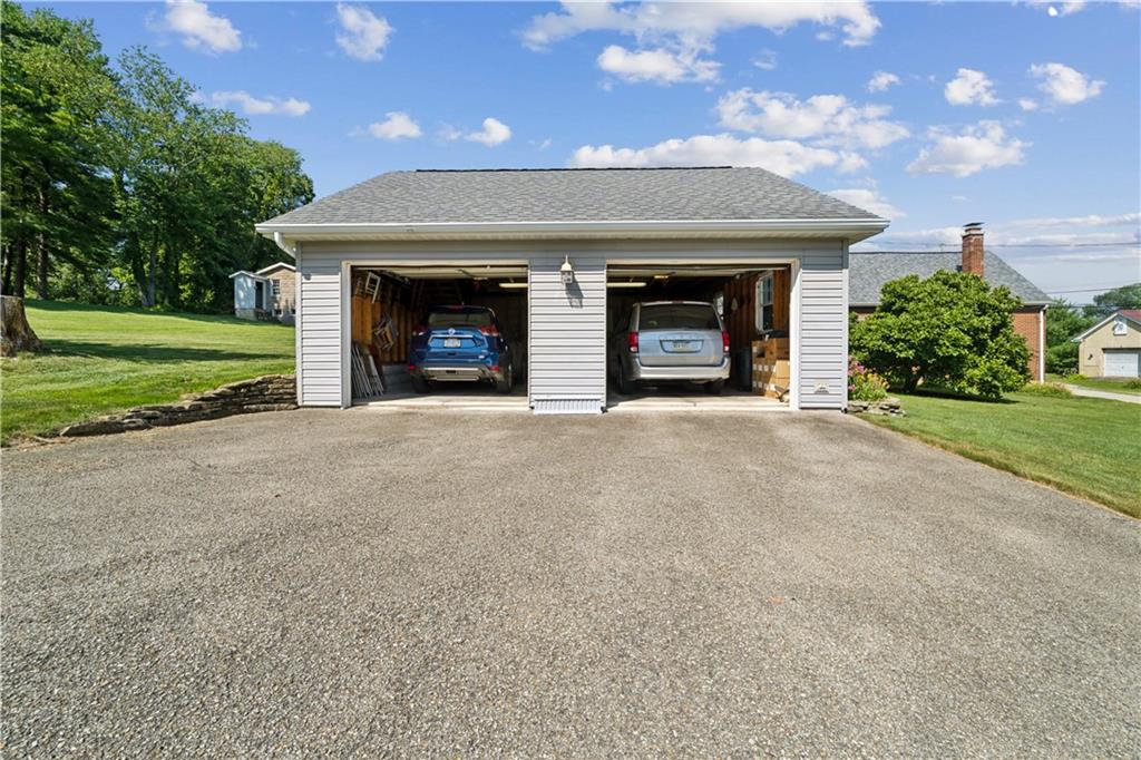 1015 Middletown Road New Stanton, PA 15672 - Photo 31 of 41 Garage