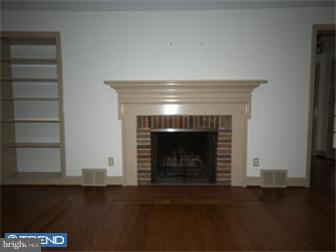 138 West Rose Valley Road Wallingford, PA 19086 - Photo 4 of 9 Living Room