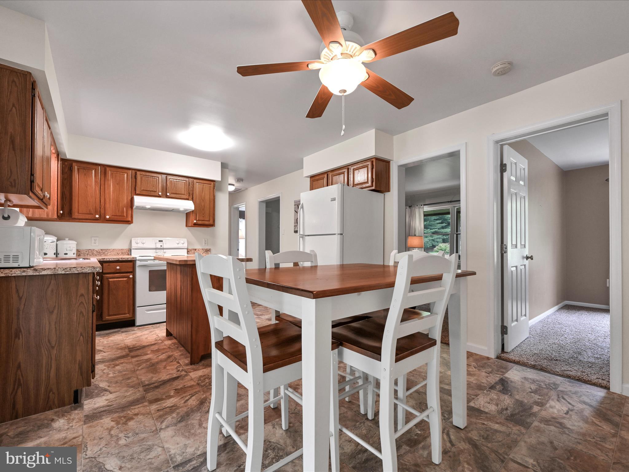 661 Swopes Valley Road Pine Grove, PA 17963 - Photo 13 of 29 kitchen/dining