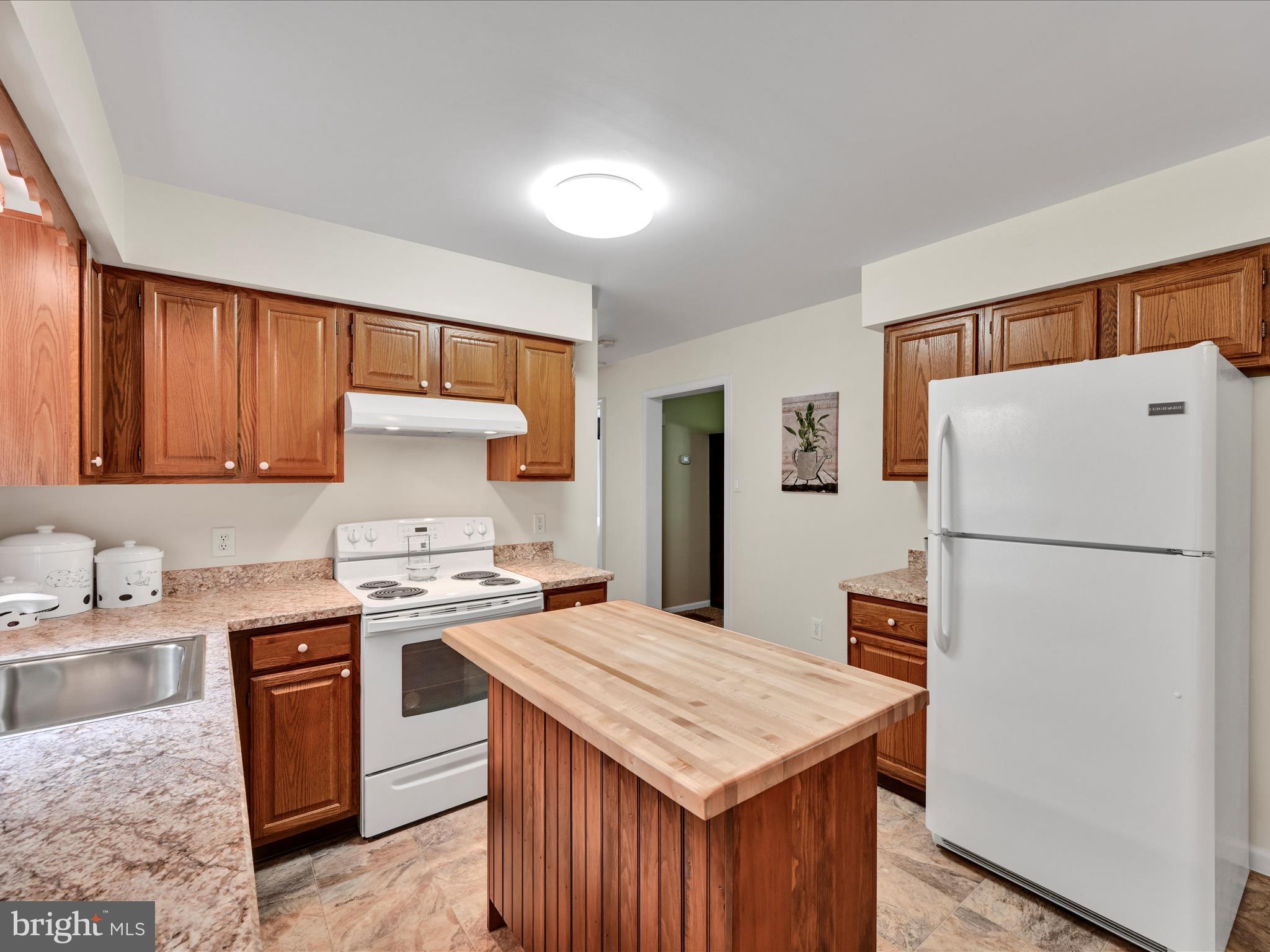 661 Swopes Valley Road Pine Grove, PA 17963 - Photo 10 of 29 kitchen/dining