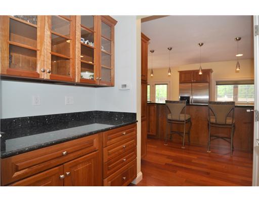 20 Linden Road Barrington, RI 02806 - Photo 7 of 20 Kitchen.