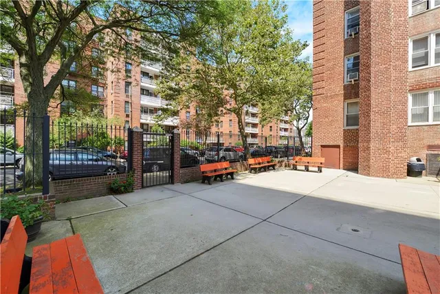 $250,000 | 2427 East 29th Street, Unit 4D | Sheepshead Bay
