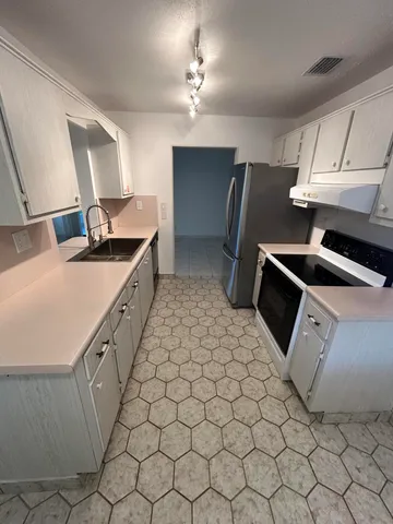 $1,895 | 2013 Vastine Drive, Boynton Beach, FL 33426