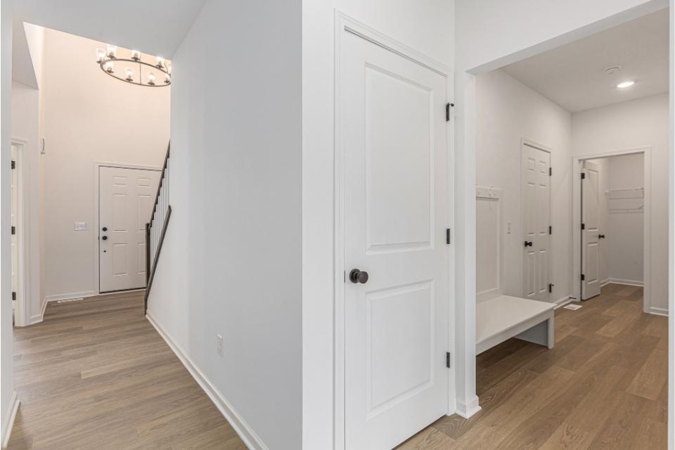 5820 Boxthorn Trail Kalamazoo, MI 49009 - Photo 12 of 36 22-SNV006-T3100 V8.1 First Floor