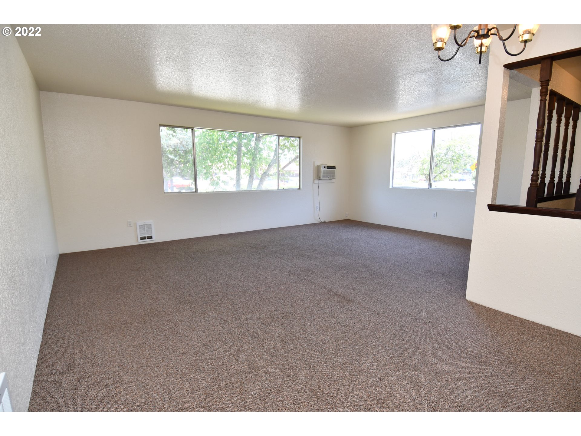 4602 Carnes Road Roseburg, OR 97471 - Photo 3 of 15