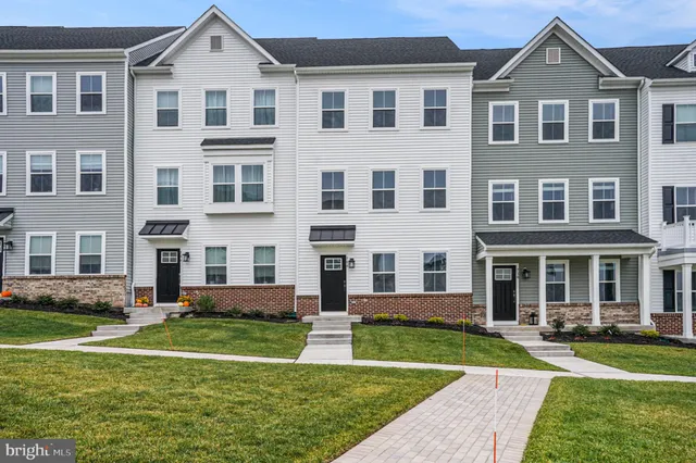 $3,300 | 708 Platinum Drive, Phoenixville, PA 19460