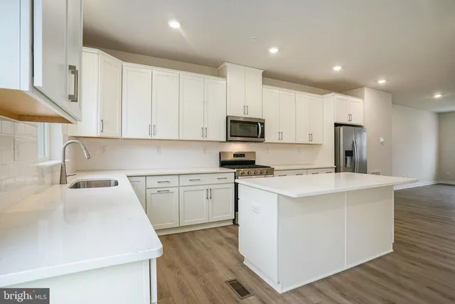 $3,300 | 708 Platinum Drive, Phoenixville, PA 19460