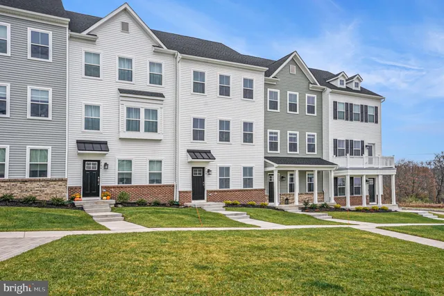 $3,300 | 708 Platinum Drive, Phoenixville, PA 19460