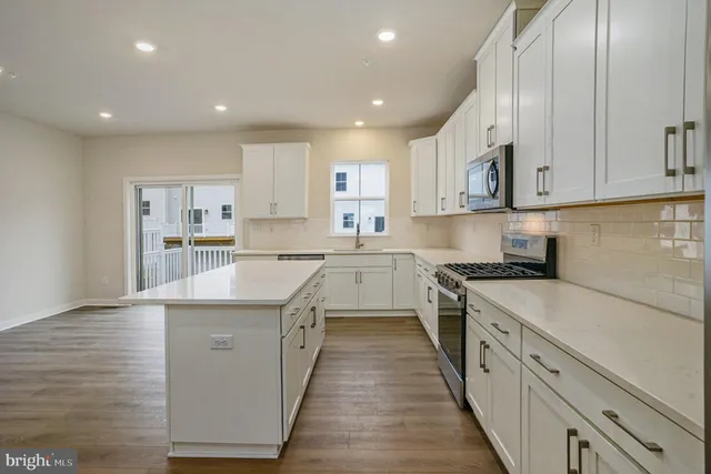 $3,300 | 708 Platinum Drive, Phoenixville, PA 19460