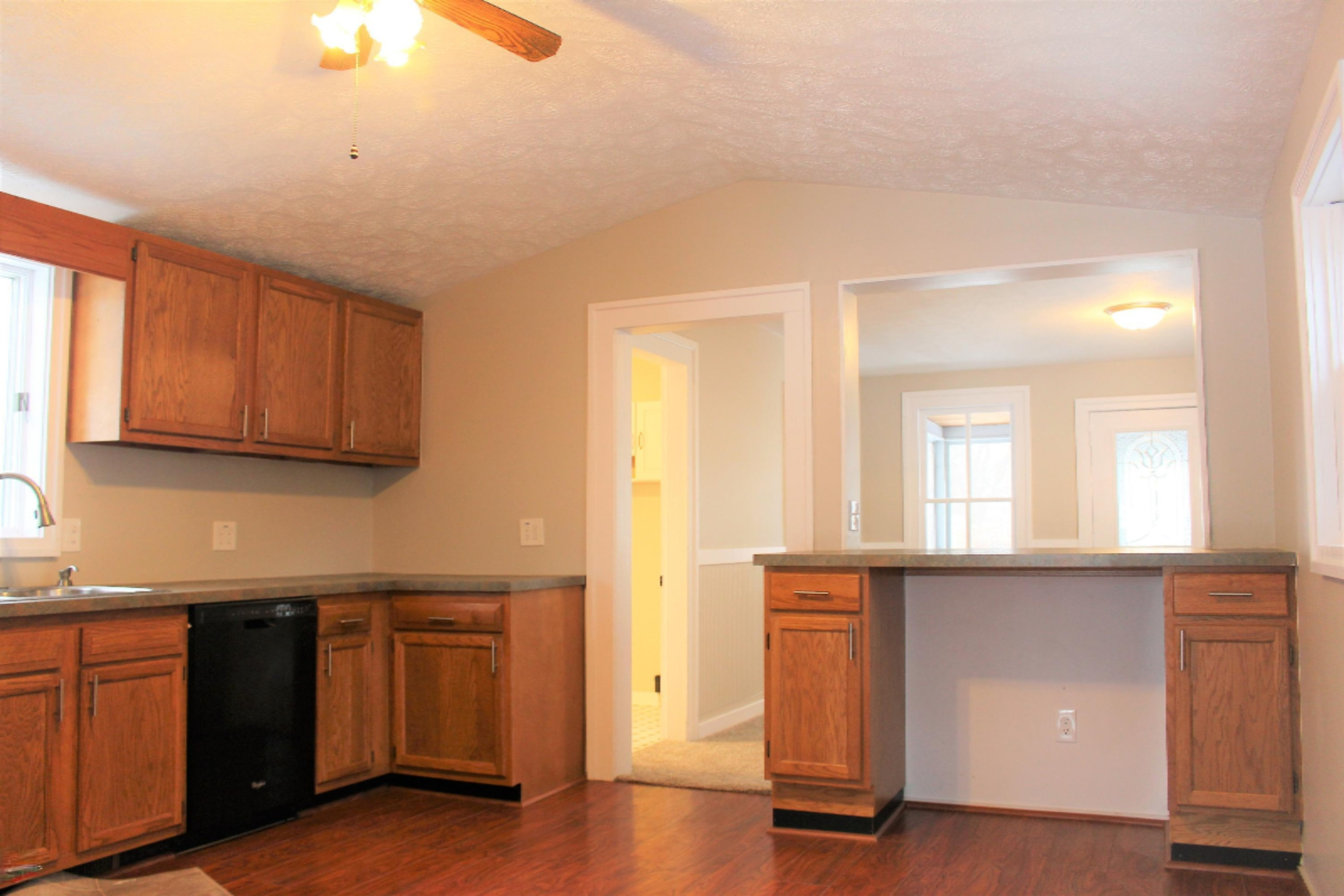 315 South Front Street Belding, MI 48809 - Photo 3 of 14 IMG_6300