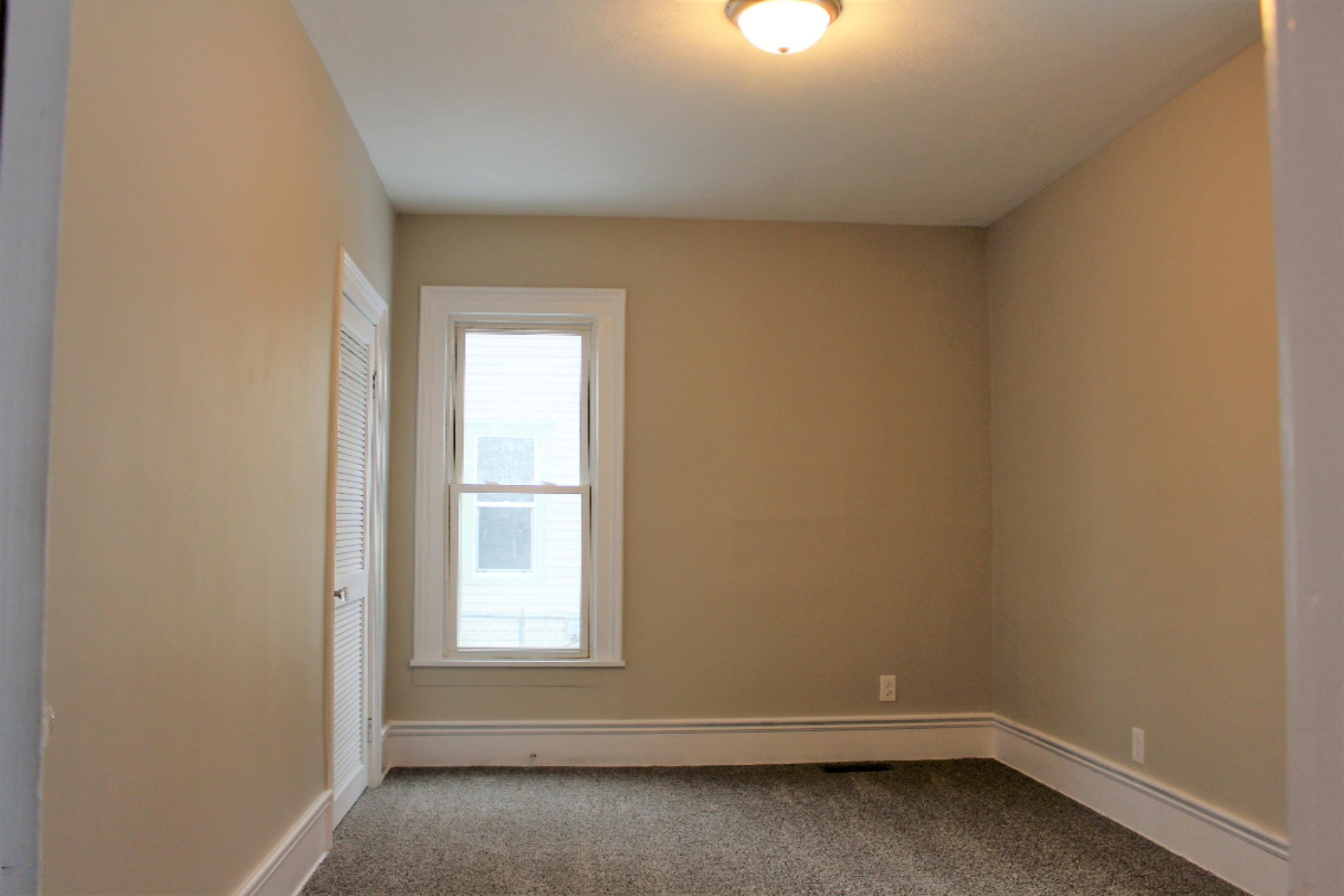 315 South Front Street Belding, MI 48809 - Photo 6 of 14 IMG_6305