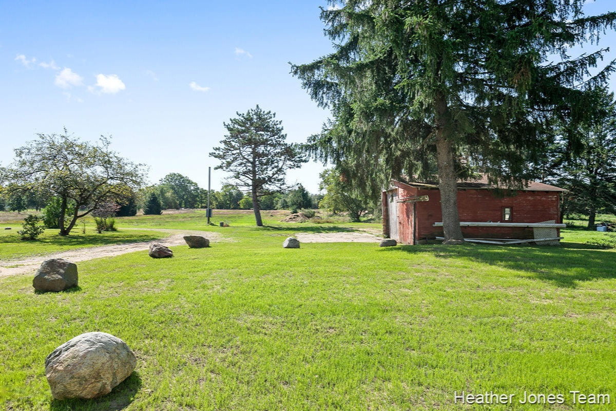 9667 Belding Road Belding, MI 48809 - Photo 16 of 18 IMG_1015