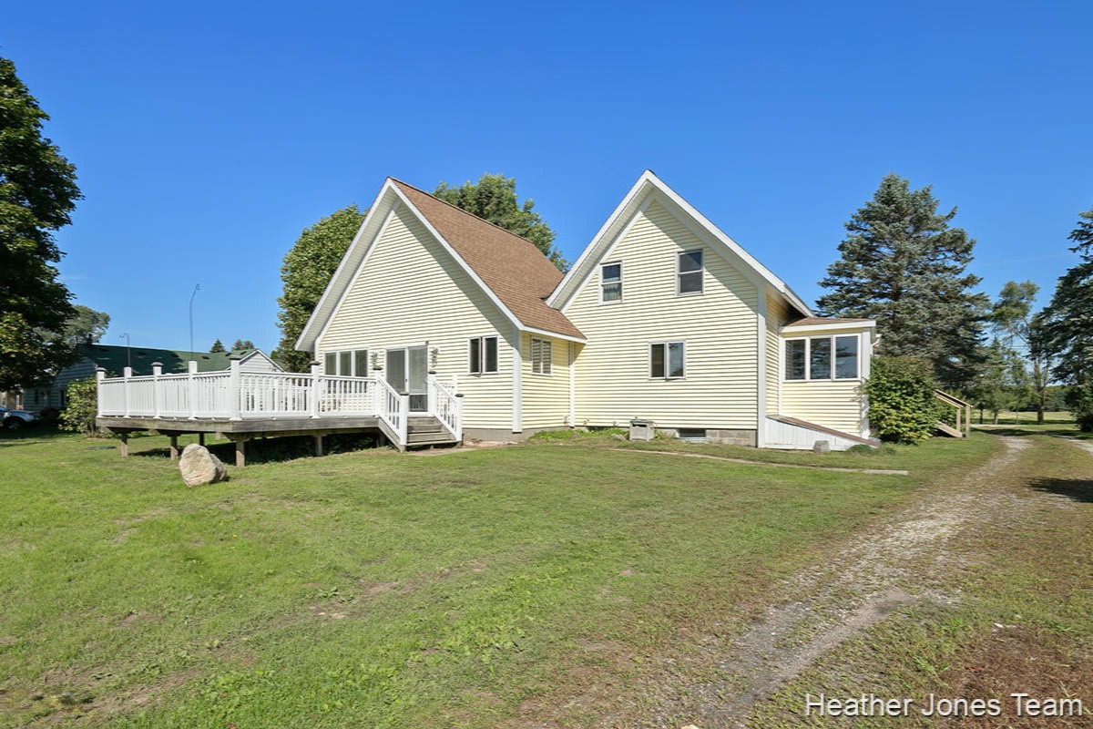 9667 Belding Road Belding, MI 48809 - Photo 18 of 18 IMG_1017