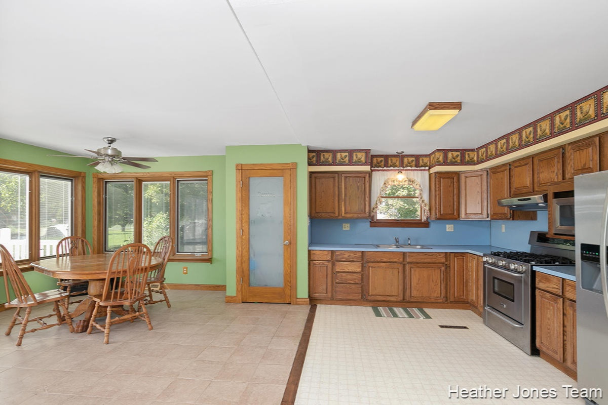 9667 Belding Road Belding, MI 48809 - Photo 6 of 18 IMG_1005