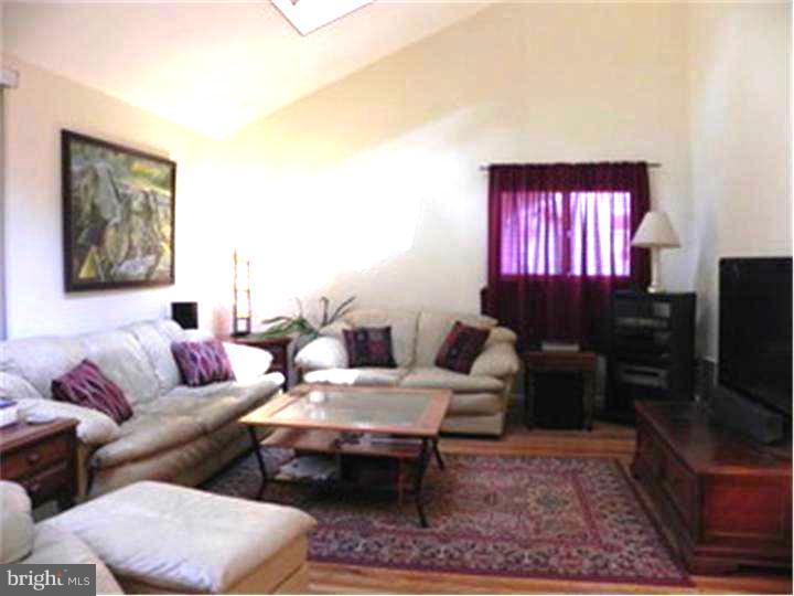 179 Windmill Road Willow Grove, PA 19090 - Photo 2 of 25 Living Room