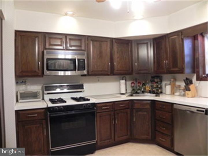 179 Windmill Road Willow Grove, PA 19090 - Photo 13 of 25 Kitchen
