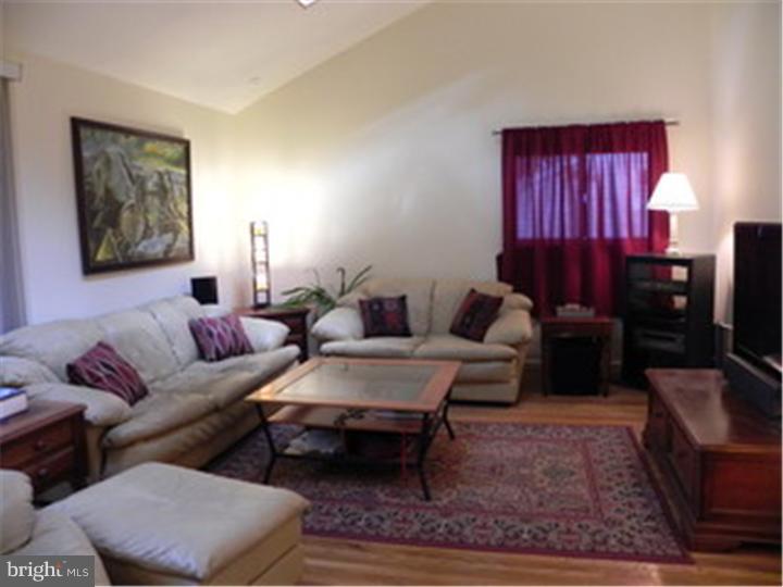 179 Windmill Road Willow Grove, PA 19090 - Photo 4 of 25 Living Room