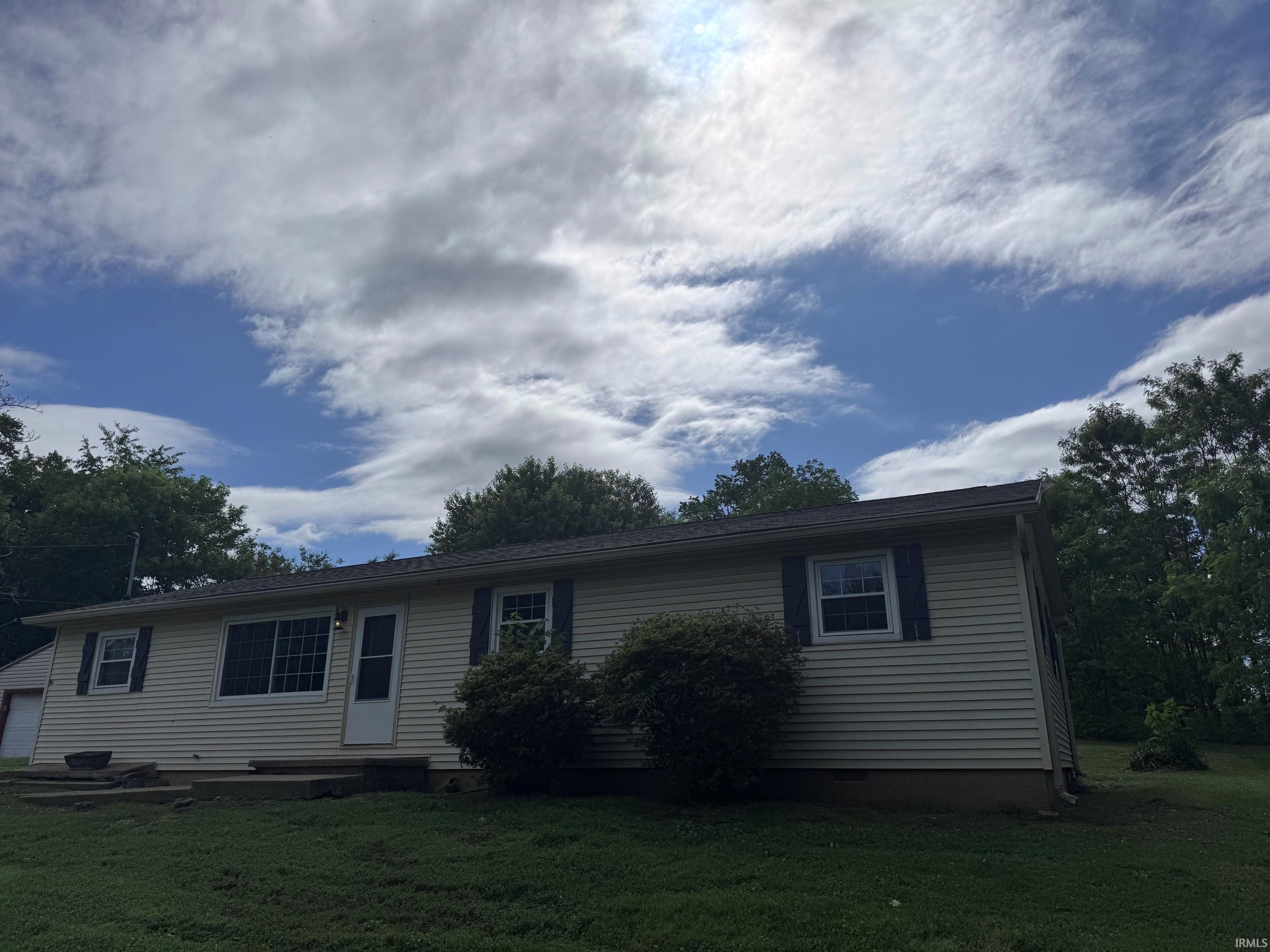 7150 South Strain Ridge Road Bloomington, IN 47401 - Photo 4 of 27