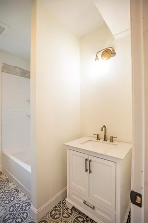 $4,450 | 21 Langdon Street, Portsmouth, NH 03801