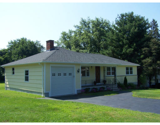 21 Briarwood Road Framingham, MA 01701 - Photo 2 of 12 Gallery Image 2