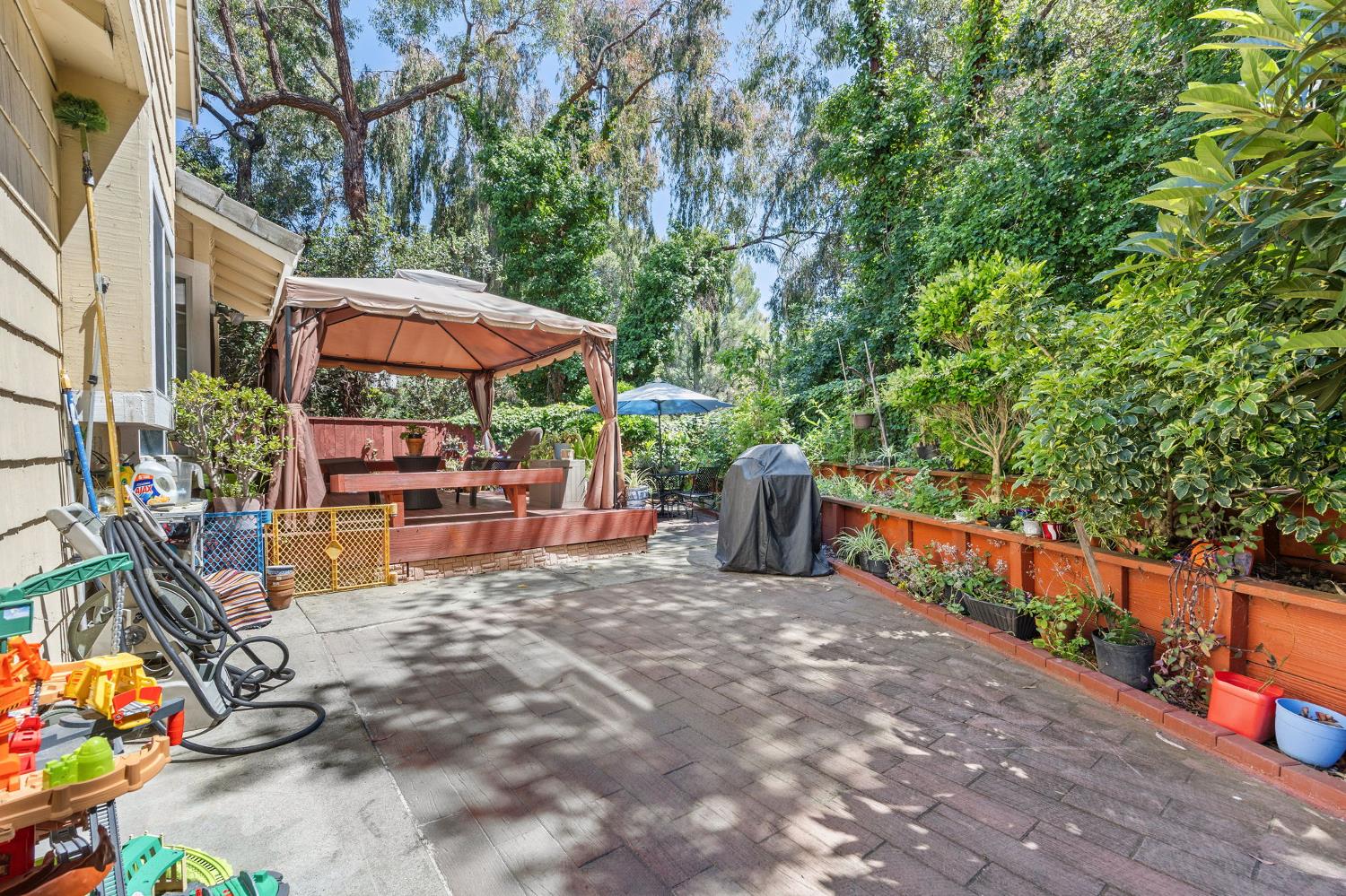 1001 Ignacio Court Pinole, CA 94564 - Photo 36 of 42 an outdoor space with seating